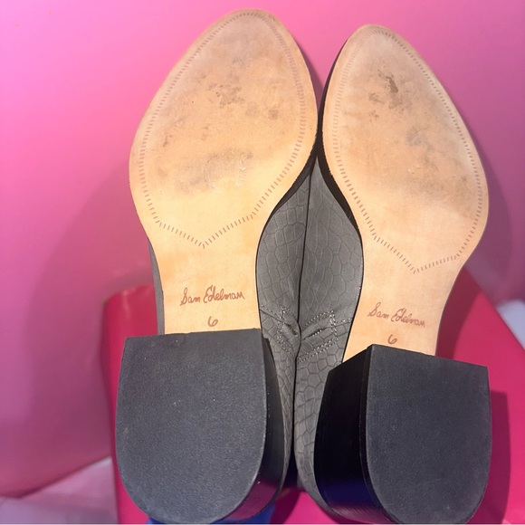 Sam Edelman
Joey Croc-Embossed Mid Heel Booties
SIZE 6 Ready to Ship✅ - Picture 8 of 11